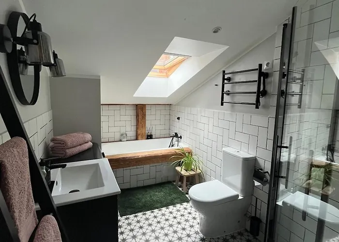 Apartment Entire In The Centre Of