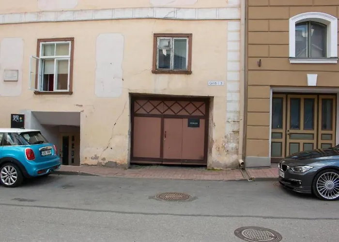 Entire In The Centre Of *